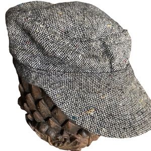 EUC Billabong Sporty Black & White Tweed Newsboy Cap